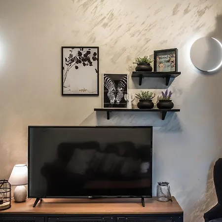 Qr #melody - Cozy City Center Apartment